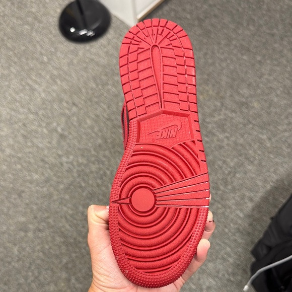 Jordan Kids Sneakers in Red and Black - Picture 3 of 4